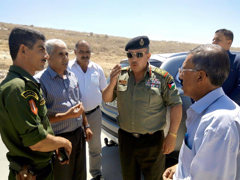 بالصور : الجيوسي يتفقد مداخل المدن المغلقة بالجنوب