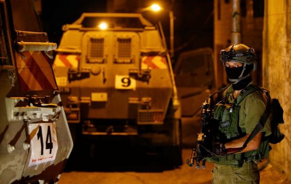 الاحتلال يداهم مغسلة للمركبات وينصب 3 حواجز عسكرية جنوب جنين