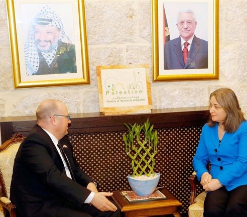فلسطين ومالطا يبحثان آفاق التعاون المشترك في المجال السياحي