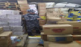الضابطة الجمركية تضبط 3 طن مواد تموينية منتهية الصلاحية