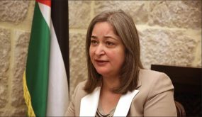 معايعة تطلع وزير خارجية إيرلندا على الانتهاكات الإسرائيلية بحق شعبنا