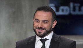 شابة تدّعي أنها زوجة قصي خولي تظهر باكية، وتهدد بفضحه: كل ما قاله عن ابنه تمثيل! (فيديو)