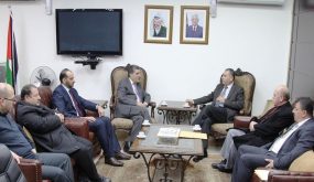 الأوقاف والداخلية تبحثان تنظيم إصدار جوازات سفر حجاج ومعتمري فلسطين