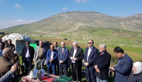 تسليم مكرمة رئاسية لخربة ابزيق بالأغوار الشمالية
