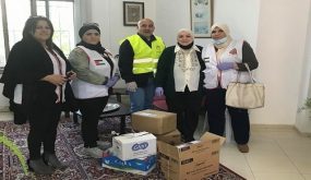 التنمية الاجتماعية وجمعية مدرسة الأمهات يوزعان سلة صحية وغذائية للمراكز الايوائية
