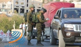 الاحتلال ينصب حاجزا عسكريا ويعيق حركة المواطنين غرب جنين