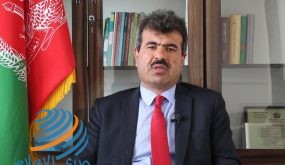 السفير الأفغاني يحمل الشرطة الإيرانية مسؤولية حرق سيارة تقل أفغانا