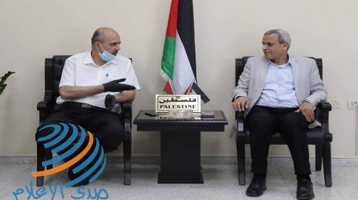 قلقيلية: المحافظ يلتقي مدير عام الامتحانات ووفداً من الوزارة ويبحث معهما قضايا تتعلق بامتحان الثانوية العامة.