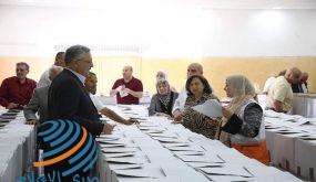 الهلال الأحمر فرع طولكرم وتحت رعاية المحافظ أبو بكر يطلق الحملة الوطنية لإغاثة العائلات المتضررة من جائحة كورونا