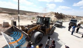 الاحتلال يستولي على 5 جرافات ومعدات ويحتجز عمالا في المزرعة الغربية