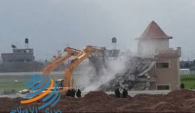 الاحتلال يهدم 6 متاجر قيد الإنشاء في جبل المكبر بالقدس