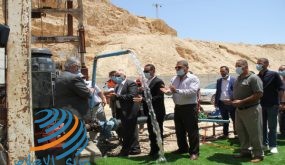 غنيم وأبو العسل يفتتحان بئر مياه عقبة جبر جنوب أريحا