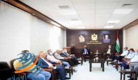 أبو بكر يجتمع مع وزير الحكم المحلي ويناقشان عدداً من القضايا