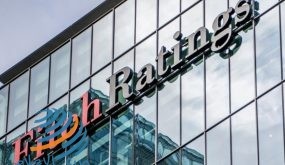 فيتش تخفض تصنيف البحرين بسبب انخفاض أسعار النفط وكورونا