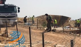 الاحتلال يفكك غرفتين زراعيتين قرب العيسوية ويستولي على معداتهما