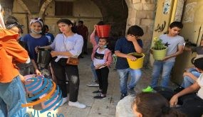 محافظ جنين يطلق فعالية “كوم حجار وباقة ازهار”