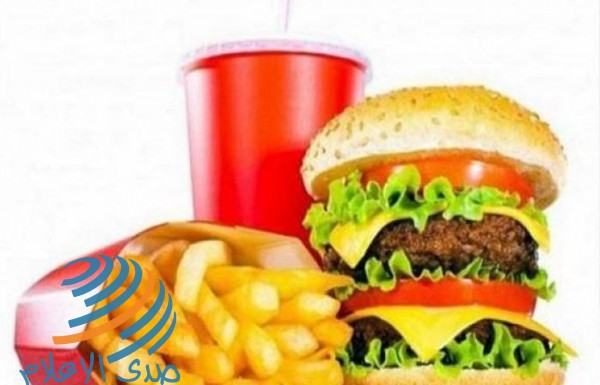احذر.. مواد سامة في أغلفة الوجبات السريعة