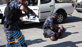 القبض على شخص حاول افساد العلاقة بين زوجين فلسطينيين
