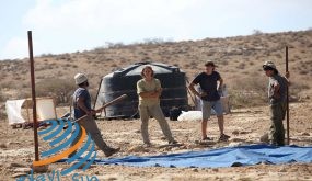 مستوطنون يعتدون على مواطنين وينصبون خيمة بمسافر يطا جنوب الخليل