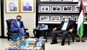 الشيخ يطلع ممثل الاتحاد الأوروبي والقنصل البريطاني على آخر المستجدات السياسية