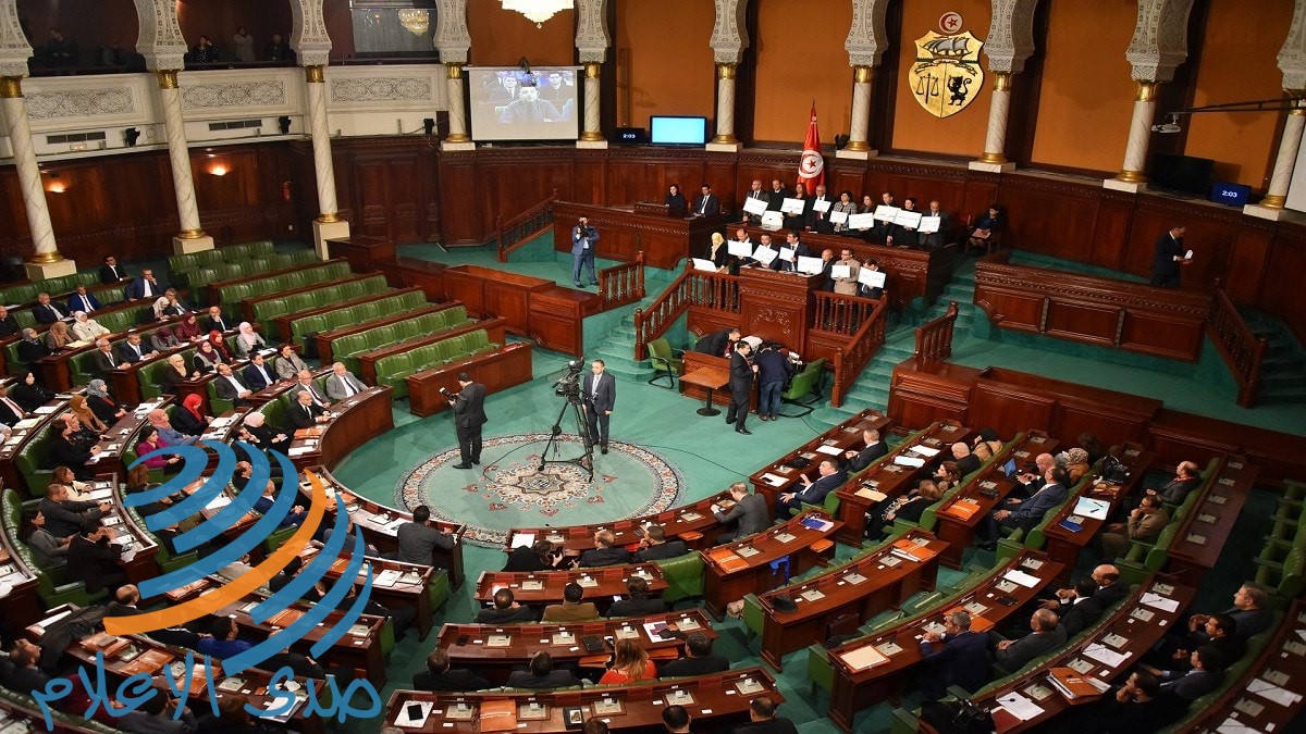 الحكومة التونسية تسحب مشروع موازنة تكميلية بعجز قياسي