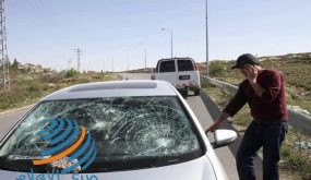 مستوطنون يهاجمون مركبات المواطنين على الطريق الواصل بين نابلس وقلقيلية