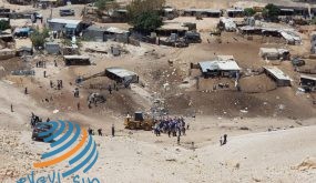 اعتصام جماهيري في الخان الأحمر احتجاجا على إعادة النظر في قرار هدمها
