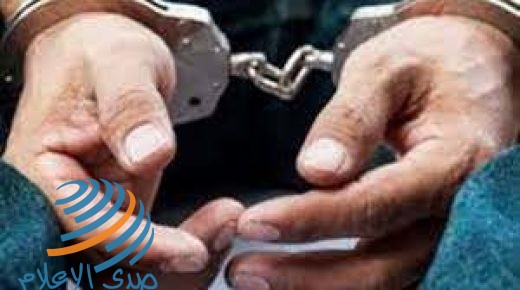 الشرطة تقبض على مطلوب صادر بحقه 6 أوامر حبس في نابلس