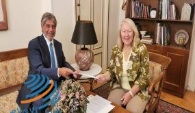السفير طوباسي يُسلم رسالة تعزية من الرئيس لرئيس الوزراء اليوناني