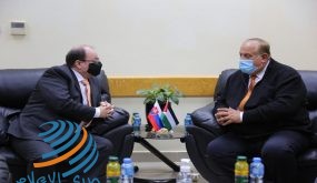 أبو مويس يبحث مع سفير سلوفاكيا تعزيز التعاون في قطاعي التعليم العالي والبحث العلمي