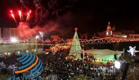 إضاءة شجرة الميلاد في القدس المحتلة ضمن إجراءات وقائية