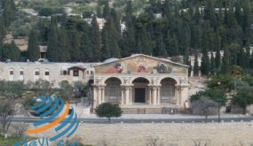 مواطنون يحبطون محاولة مستوطن إحراق كنيسة الجثمانية بالقدس المحتلة