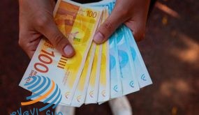 وزارة العمل تبدأ بإجراءات صرف 700 شيكل