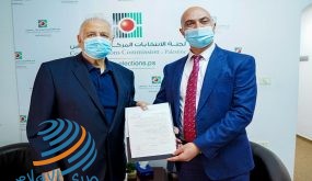 ناصر يسلم ممثل “التعاون الإسلامي” دعوة للرقابة على الانتخابات
