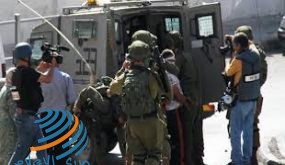 القدس: الاحتلال يعتقل 5 أسرى محررين من بلدة حزما