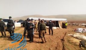الاحتلال يغلق جميع المنافذ المؤدية إلى خربة حمصة ويبدأ بتفكيك مساكن المواطنين