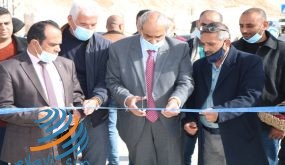 زيارة يفتتح طريقين ويضع حجر الأساس لآخر في محافظة الخليل