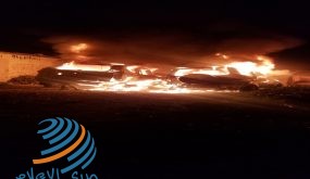 القدس: مستوطنون يحرقون سيارتين ويخطون شعارات عنصرية في بيت إكسا
