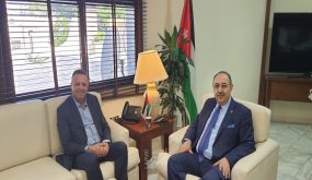 أبو بكر يطلع وزير الإعلام الأردني على جرائم الاحتلال بحق الصحفيين