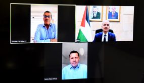 رئيس الوزراء يلتقي المبعوث السويسري لعملية السلام لمناسبة انتهاء مهامه الرسمية