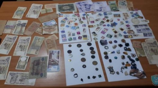 الشرطة تضبط قطع اثرية و اوراق نقدية قديمة في طوباس