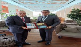 وزير الاتصالات يبحث مع رئيس هيئة تنظيم قطاع الاتصالات القطري آليات الدعم البريدي الفلسطيني