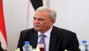 أبو عمرو يطلع القنصل البريطاني العام على آخر التطورات السياسية والاقتصادية