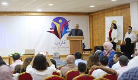 محافظ طولكرم عصام أبو بكر يفتتح بازار لدعم المشاريع الصغيره