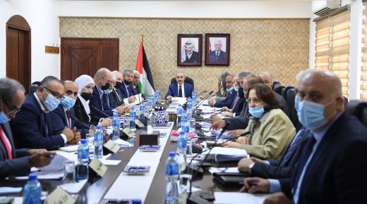 اشتية: سنناقش حزمة جديدة من المشاريع التي ستقدم للخليل