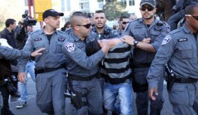 اعتقال 5 مقدسيين ومتضامنين خلال وقفة منددة بهدم منزلي عائلة الصالحية