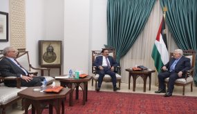 الرئيس يستقبل رئيس مجلس أمناء الجامعة العربية الأمريكية