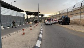 الاحتلال يعتقل مواطنا على حاجز الجيب العسكري شمال غرب القدس