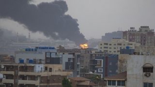 اشتباكات السودان تدخل يومها الثالث