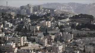 تقرير إسرائيلي: نصف الأراضي المصادرة بالضفة تستخدم من قبل المستوطنين